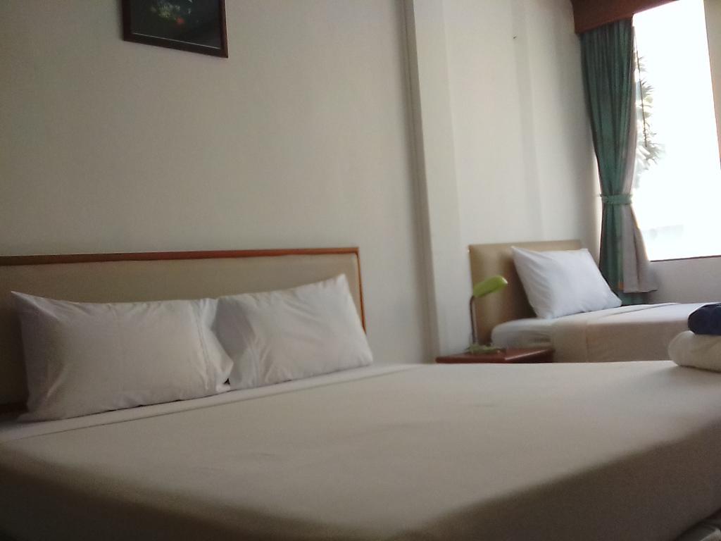The Atlas Patong Екстериор снимка